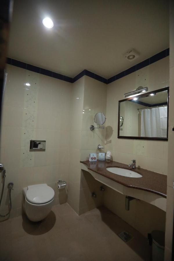 Hotel Peninsula Thrissur Exterior foto
