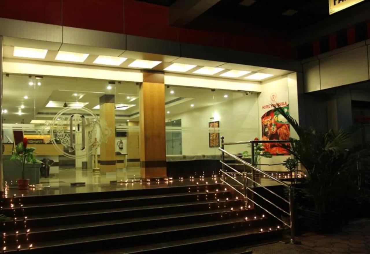 Hotel Peninsula Thrissur Exterior foto