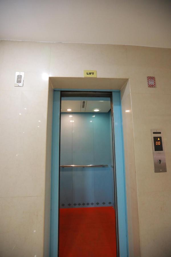 Hotel Peninsula Thrissur Exterior foto